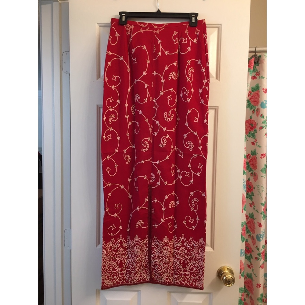 Handmade Indian Embroidered Slit Skirt - Picture 2 of 7